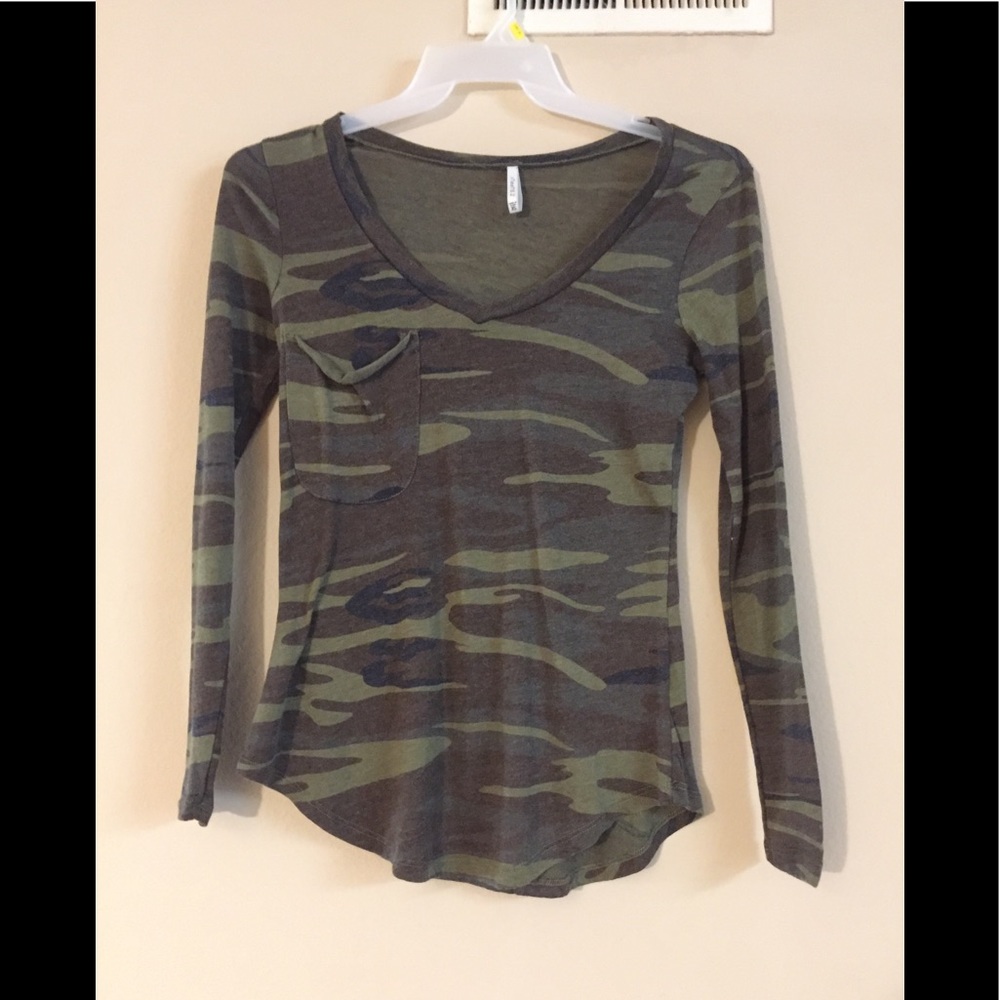Lulus Camo long sleeve top - SX - never worn